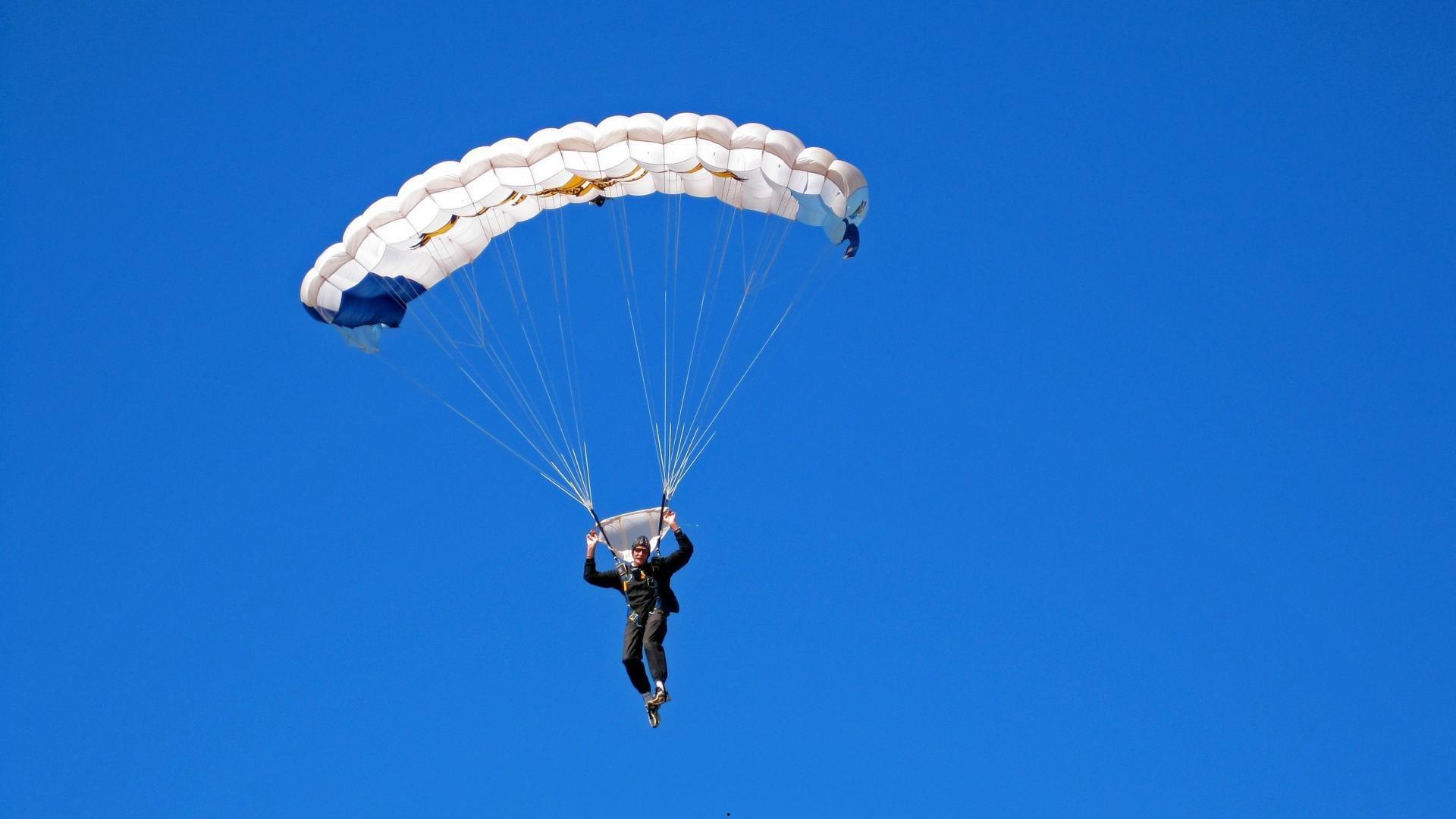 激烈角逐!全国大学生田径锦标赛接力赛圆满落幕